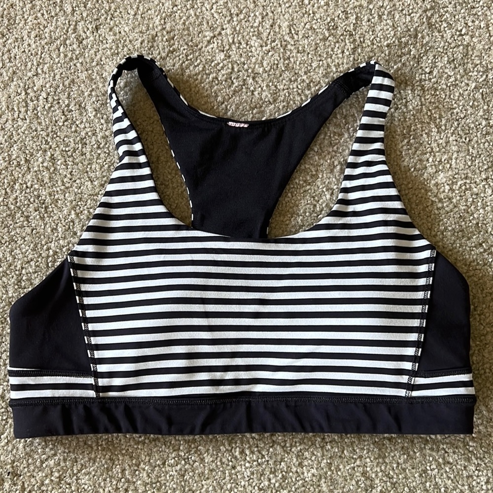 Lululemon sports bra